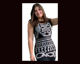 Women's black Printed Top with open neckline and sleeveless
