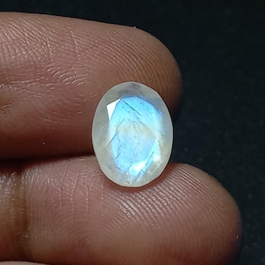 Natuurlijke regenboogmaansteen edelsteen: 4,25 karaat ovaal geslepen, handgemaakte edelsteen (9,30 x 12,60 mm)