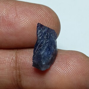 Raw Tanzanite Gemstone: Natural 5 Carat Crystal from Tanzania
