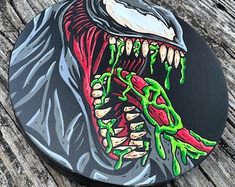 Hand Painted Venom Coaster (Comic Style) | 6” Round Solid Pine | Marvel-Inspired Symbiote Art | Geek Bar Decor | Handmade Wood Coaster