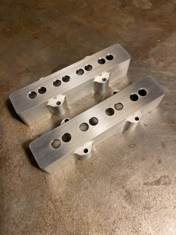 ジャズスタイル ベースピックアップカバー…CNC 加工アルミニウム…米国