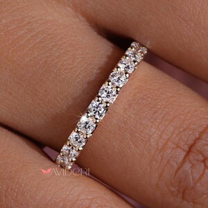 Shared Prong Diamond Eternity Wedding Band, 2.50mm Round Cut Lab Grown ...