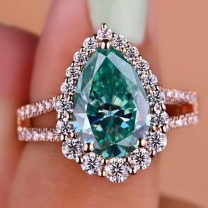 2.80 CT Cyan Blue Pear Moissanite Engagement Ring: Cluster Halo Engagement Ring, Split Shank Ring, Bluegreen Moissanite Ring, Ring For Women