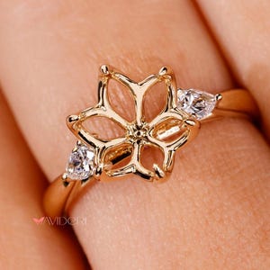 Förlovningsring med diamantinfattning och kronbladsstift, päronslipad diamant, halvmonterad ring i gult vitt roséguld, Peekaboo-design