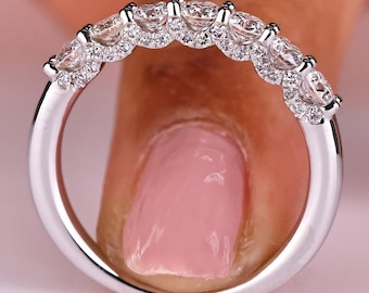 Alianza de bodas de oro blanco con diamantes cultivados en laboratorio - Anillo de aniversario de siete piedras con diamantes cultivados en laboratorio - Anillo apilable con garras en U - Diamante brillante redondo