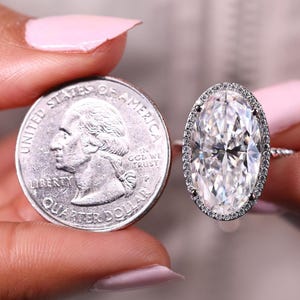 Anillo de compromiso de moissanita de 9 quilates con forma de moissanita, anillo de compromiso con halo redondo en oro blanco de 14 quilates, anillos grandes de moissanita para mujer, banda trenzada tipo cuerda.