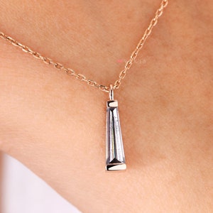 Pendente taglio baguette con sale e carta, pendente solitario taglio baguette conico da 1 ct, regali per damigelle d'onore, regali di nozze, moissanite taglio antico