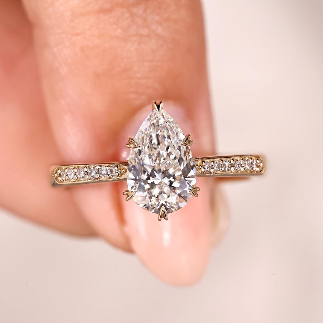 Pear Cut Diamond Engagement Ring for Women, IGI Certified Lab Diamond ...