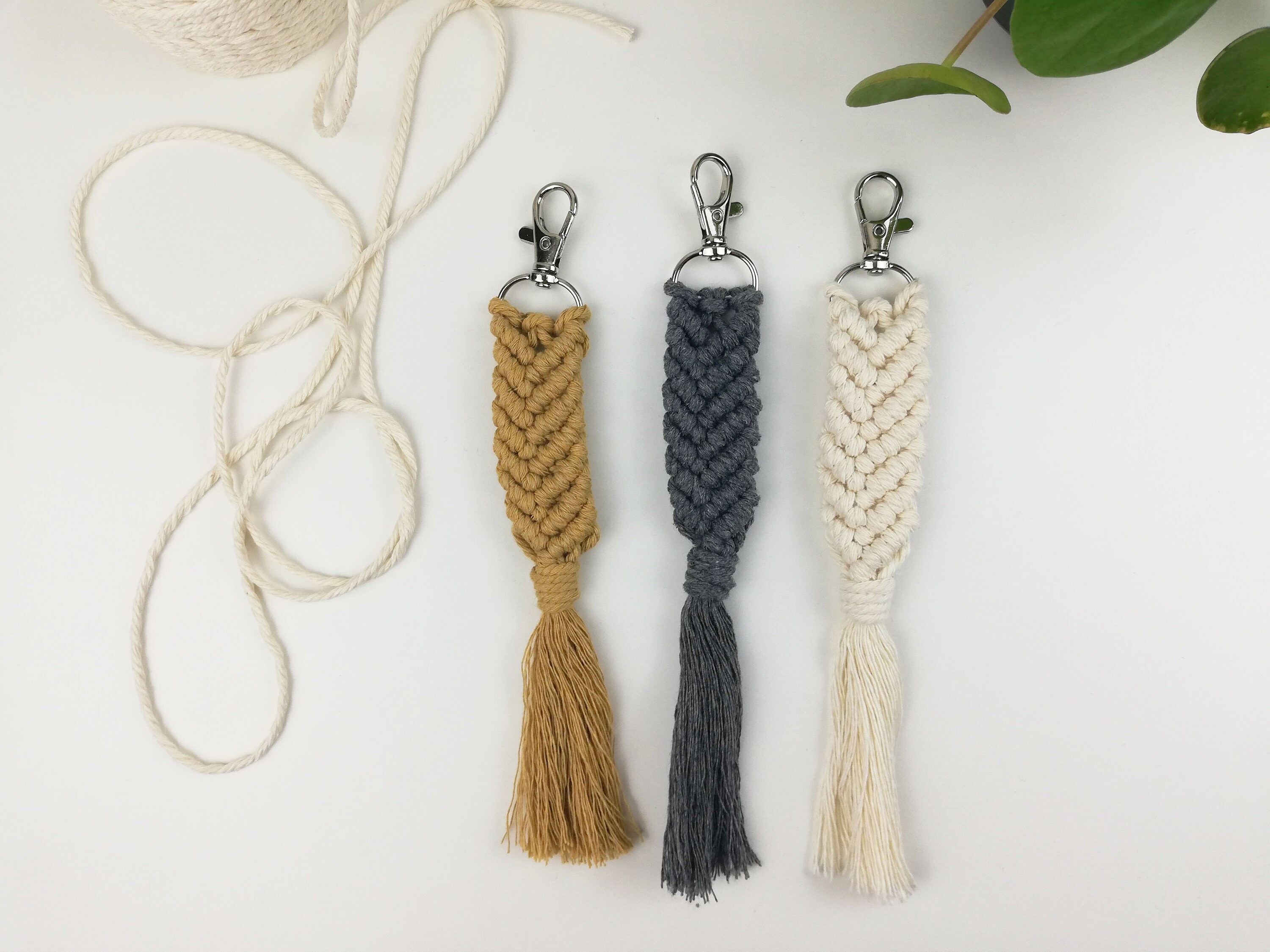 DIY Macrame Tassel Keychain (Wrapped Keyhole) 