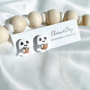 Ghost holding pumpkin earrings cute ghosts pumpkin earrings halloween fall earrings for teachers hypoallergenic cute halloween jewelry
