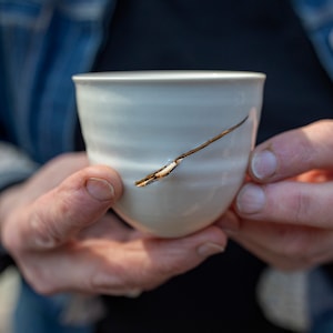 Scarred pot (approx. 8cm h)