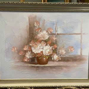 Pintura al óleo ORIGINAL del siglo XX Hermosas flores en un marco dorado y blanco Firmado