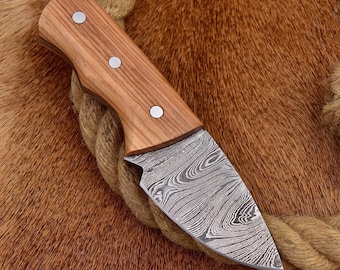 Cuchillo desollador de acero de Damasco hecho a mano con funda / Cuchillo de camping / Navaja de bolsillo / Cuchillo de caza / Cuchillo hecho a mano / Hoja fija / Bullcutter
