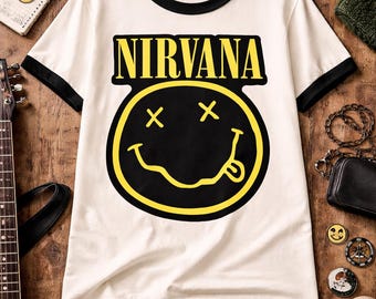 Diseño de camiseta de Nirvana con cara sonriente, banda de rock grunge (descarga digital PNG, SVG, PDF)