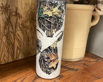 Vaso de caza de ciervos Cammo y corteza de abedul de 20 oz. Phil la copa arriba