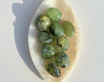 Identification Dark Green Stone With White Veins Light Green