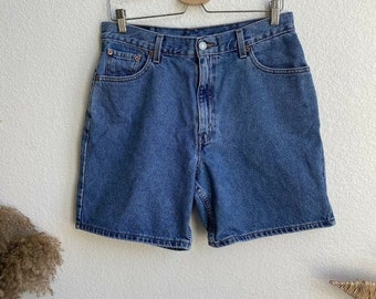 size 12 levi shorts