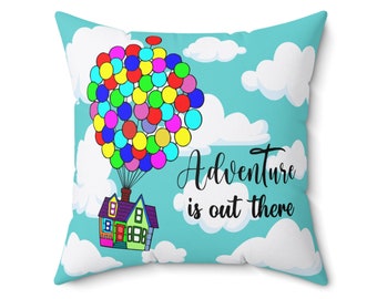 UP Throw Pillow / La aventura está ahí fuera /Pixar/ Disney Inspired / Colección de dormitorios / Decoración del hogar / Ropa de cama de Disney