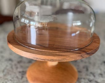 Soporte para pasteles de nogal americano veteado torneado a mano con cúpula de cristal / Pedestal de madera de 28 cm