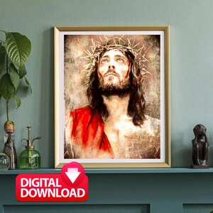 Op de afbeelding: Een digitale download van een schilderij dat Jezus Christus afbeeldt met een doornenkroon. Het schilderij is in vintage stijl met een rood, bruin en gouden kleurenschema.