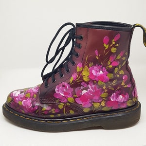 Hand painted vintage Dr. Martens "Gothenburg"