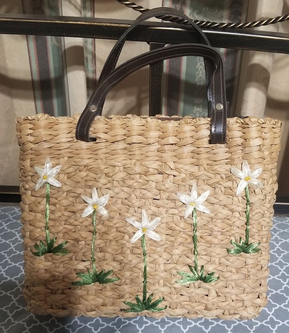 Boho Style Esprit Straw Embroidered Bag
