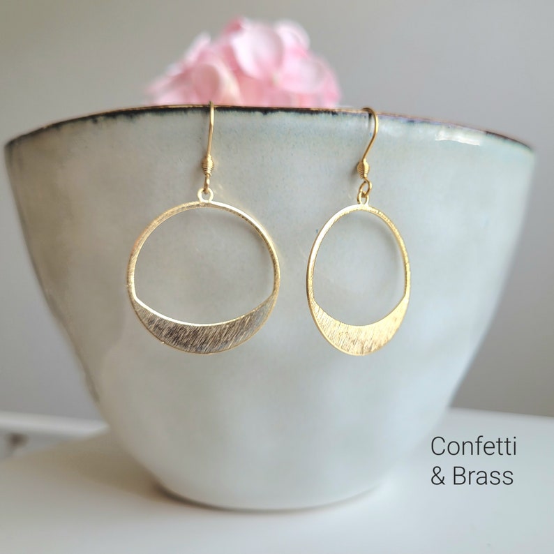 Gold-plated brass earrings with circle and stainless steel leverback image 5