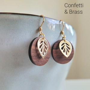 Boucles d'oreilles en bois avec feuille plaquée or et crochets d'oreilles en acier inoxydable image 6