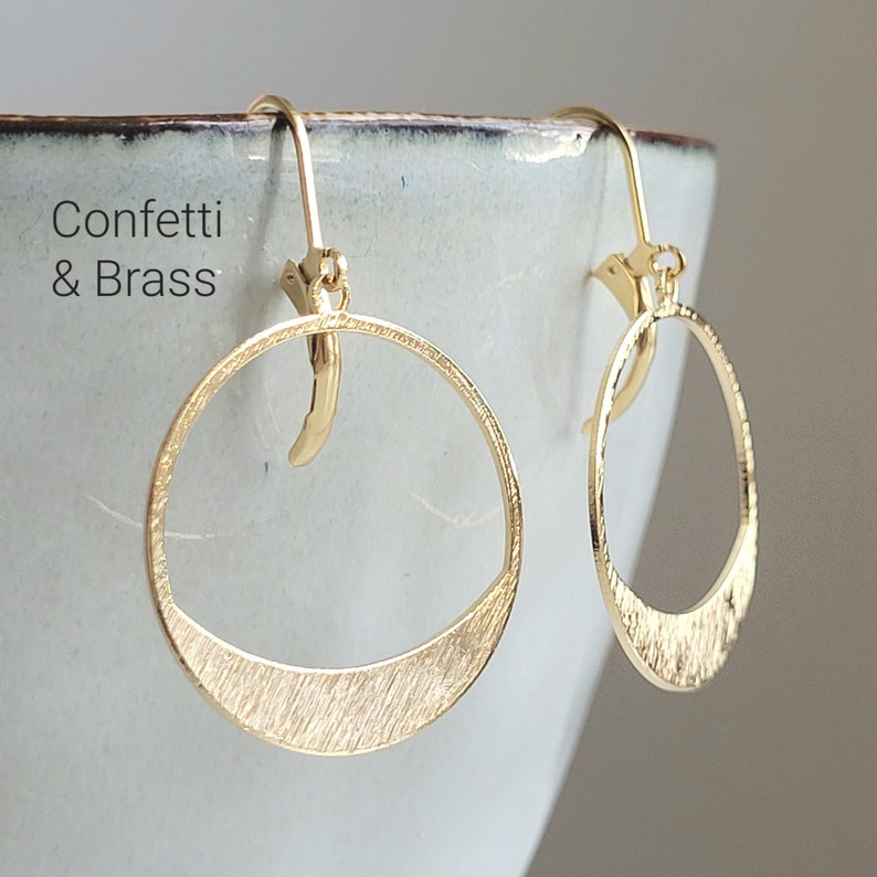 Gold-plated brass earrings with circle and stainless steel leverback image 4