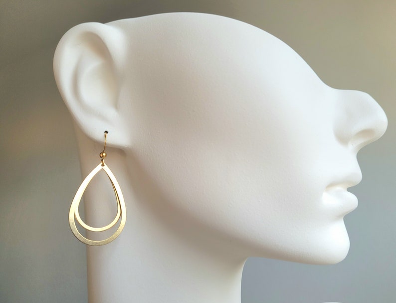 Boucles d'oreilles dorées avec 2 pendants en forme de goutte et crochets d'oreilles en acier inoxydable image 8