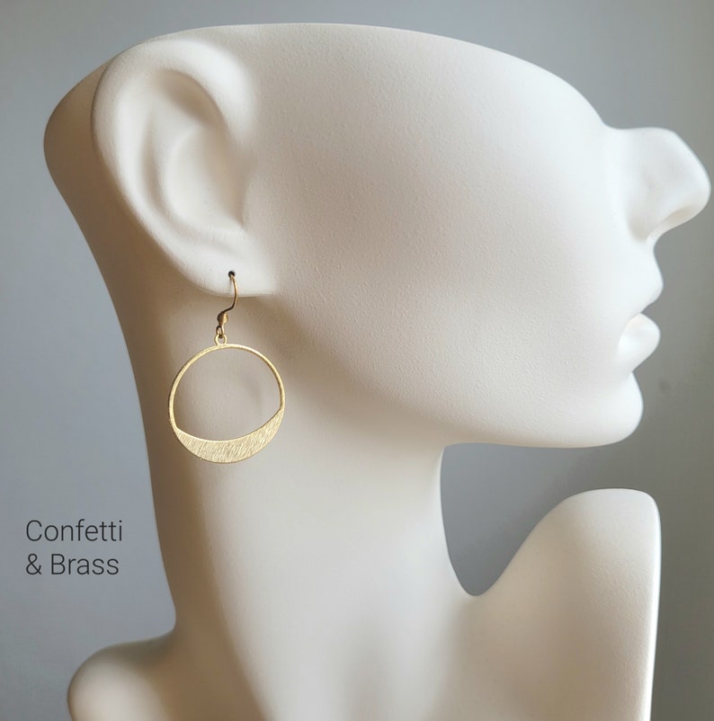 Gold-plated brass earrings with circle and stainless steel leverback image 8