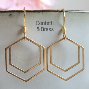 Goldene Hexagon Ohrringe und Edelstahl Ohrhaken Gold