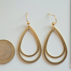 Golden earrings with 2 drop-shaped pendants and stainless steel ear hooks image 10