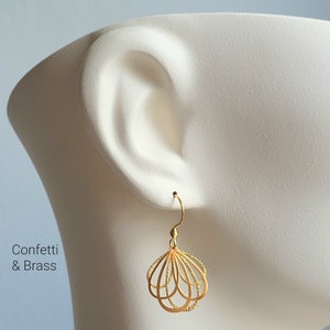 Gold-plated stainless steel earrings with petal pendant and stainless steel ear hooks image 4