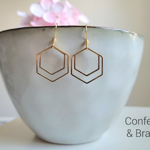 Goldene Hexagon Ohrringe und Edelstahl Ohrhaken Bild 1