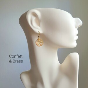 Gold-plated stainless steel earrings with petal pendant and stainless steel ear hooks image 8