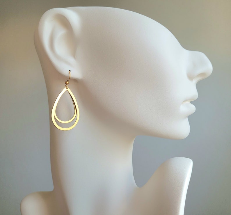 Boucles d'oreilles dorées avec 2 pendants en forme de goutte et crochets d'oreilles en acier inoxydable image 4