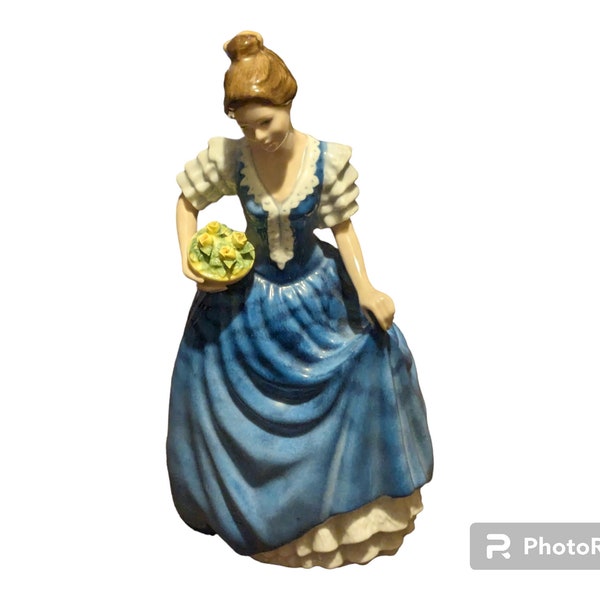 Royal doulton Helen hn3601, Royal doulton figurine, lady figurine