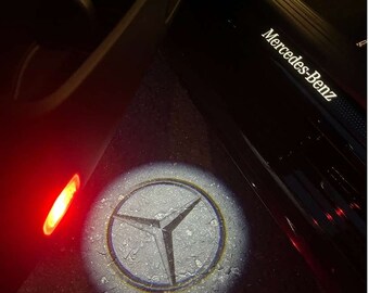 2 X projecteurs de lumière de porte de voiture à LED, kit de courtoisie de nanoverre de flaque d'eau de logo pour la classe de Mercedes Benz pour la classe S W222 et la Maybach S 2014-2020.