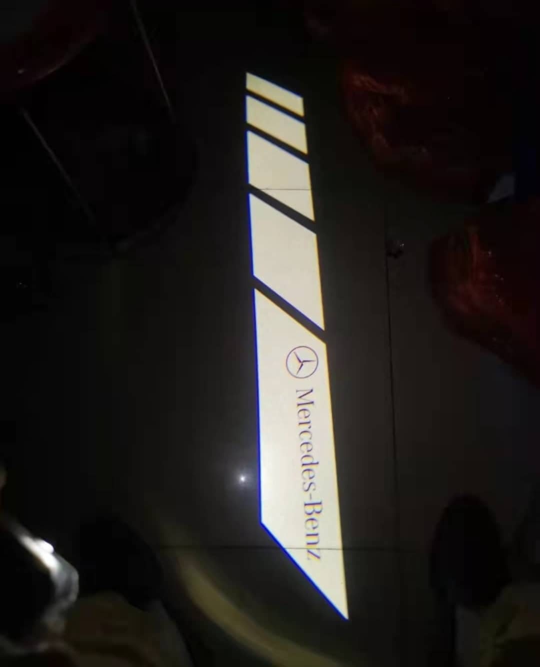 2X LED-Pfützen-Licht-Seitenspiegel-Logo-Projektor-Lichter für Mercedes-AMG  W176 W246 W204 W212 W221 W218 C117 X156 - .de