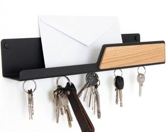Astrein | Magnetic key board | Wooden key board | Oak | Key holder with shelf | Black metal key storage