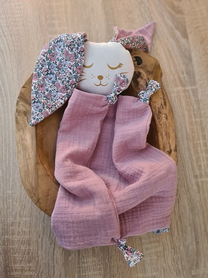 Doudou Lapin lange Rose/Liberty - Créatrice ETSY : LesTresorsdEmaLa