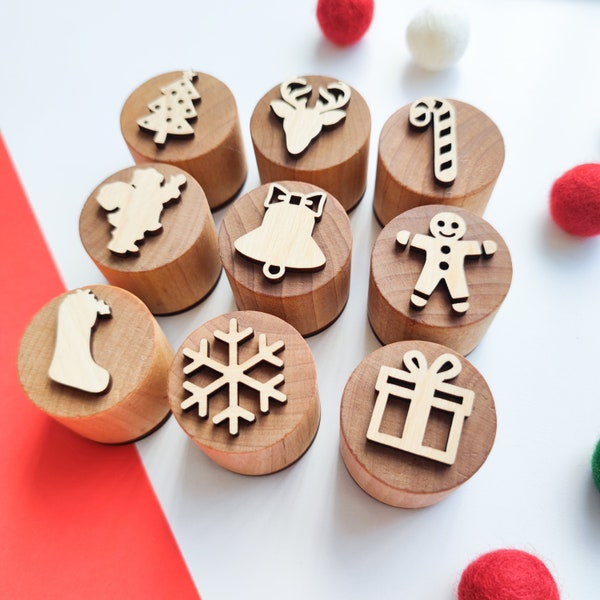 Christmas themed play dough stampers. Handmade Christmas gift for toddlers and preschoolers.