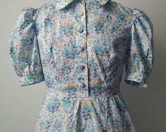NIEBIESKA SUKIENKA W KWIATY | Letnia sukienka damska w stylu vintage | Elegancka francuska sukienka do herbaty | Sukienka vintage w stylu lat 40., rozmiar 10 | Bawełniana sukienka w stylu retro