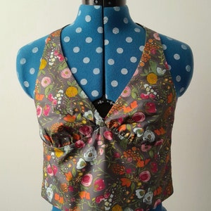 VINTAGE HALTER TOP | Retro Summer Halter Top for Women | Size 10 Vintage Style 1950 Clothing | Floral Blouse | Vintage Cotton Blouse