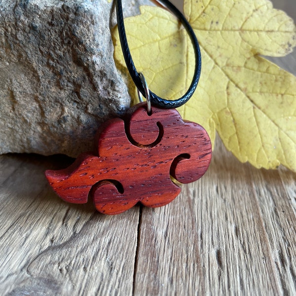 Collier nuage rouge en bois de Padouk.