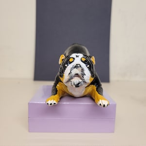 English Bulldog| British Bulldog| Playful| Bulldog Sculpture| Pet Memorial| Bully Figurine| Playing pose| Churchill Dog