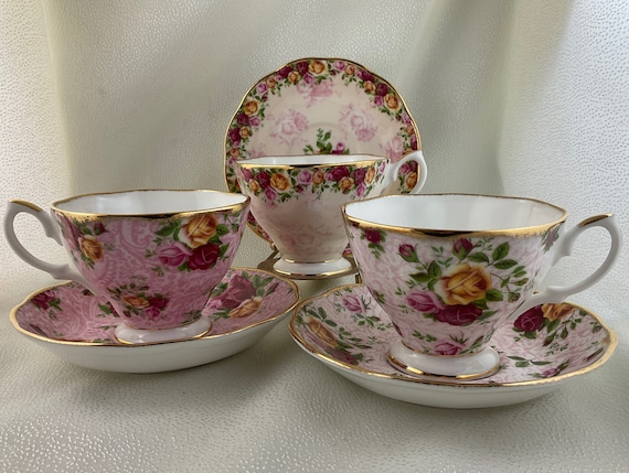 Old Country Roses Royal Albert Teacup & Saucer Duo; Peach Damask; Soft Pink Lace; Dusky Pink Lace