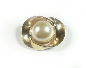 Pearl on Gold Brooch / Large Pearl / Faux Pearl / Edwardian Brooch / Vintage Brooch