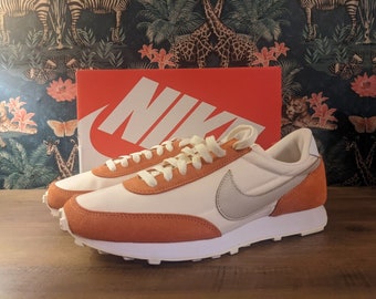 nike daybreak sp white red